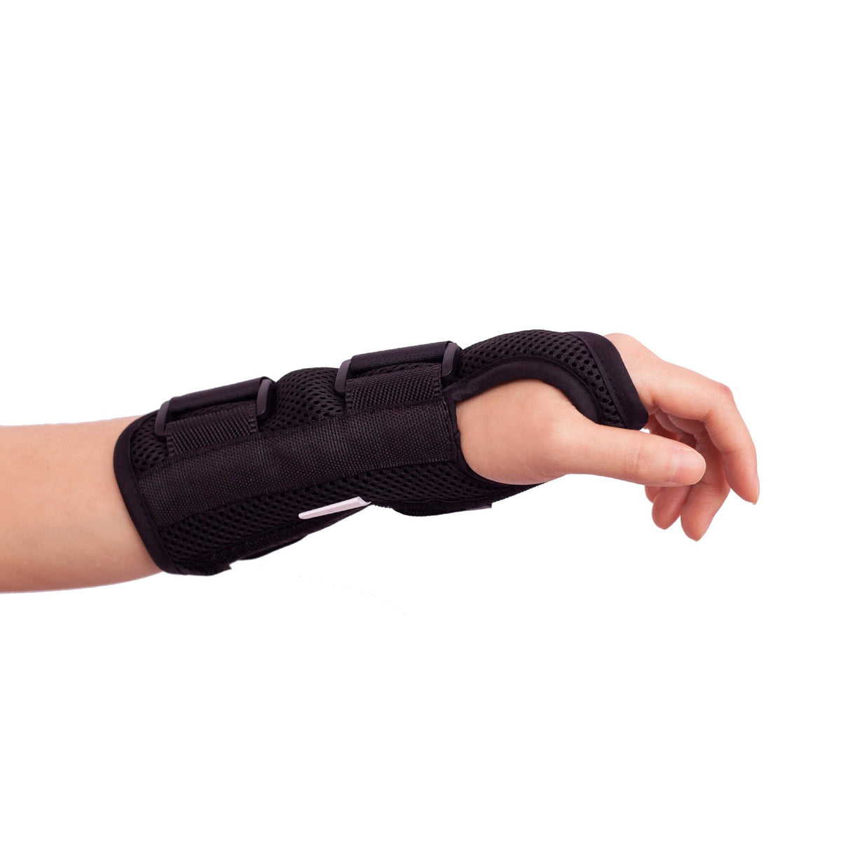 Wrist support with fixation plate
